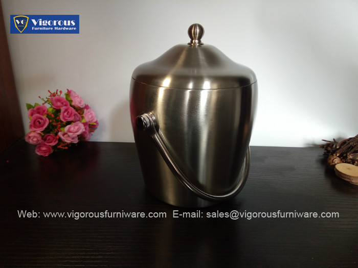 2-1l-double-layer-stainless-steel-ice-bucket-with-lid-from-www-vigorousfurniware-com