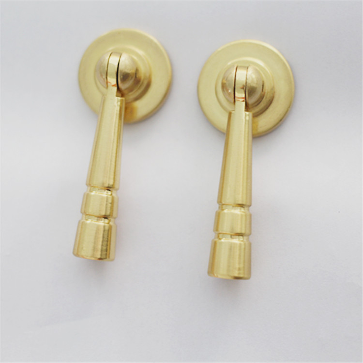 Cabinet pulls and handles
