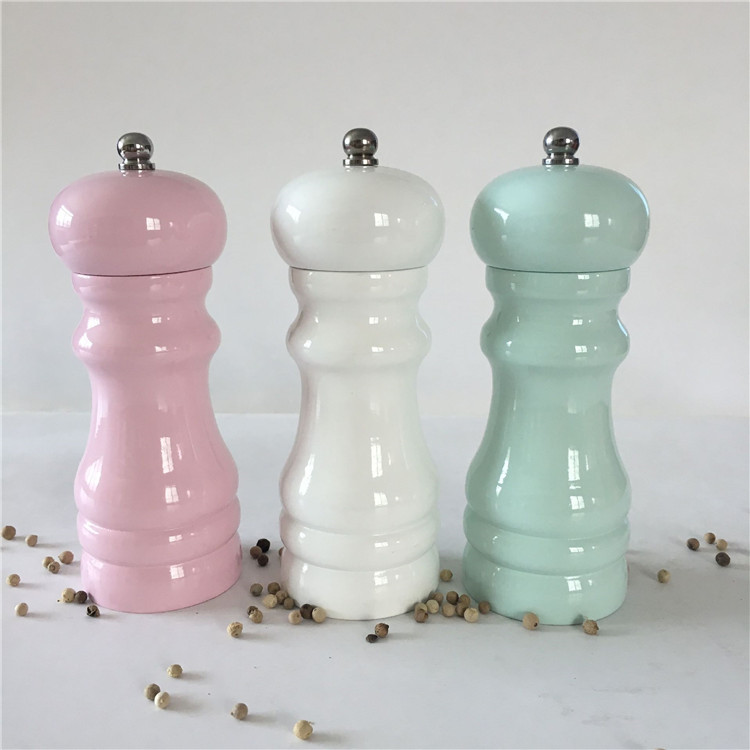 Colored pepper grinders 1
