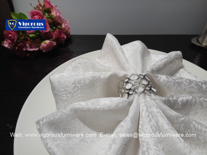 round-circle-nickel-plating-napkin-ring-napkin-holder-2