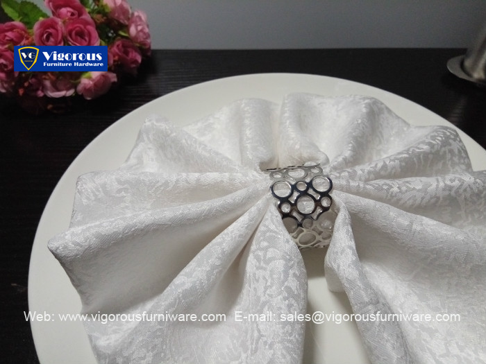 round-circle-nickel-plating-napkin-ring-napkin-holder-4