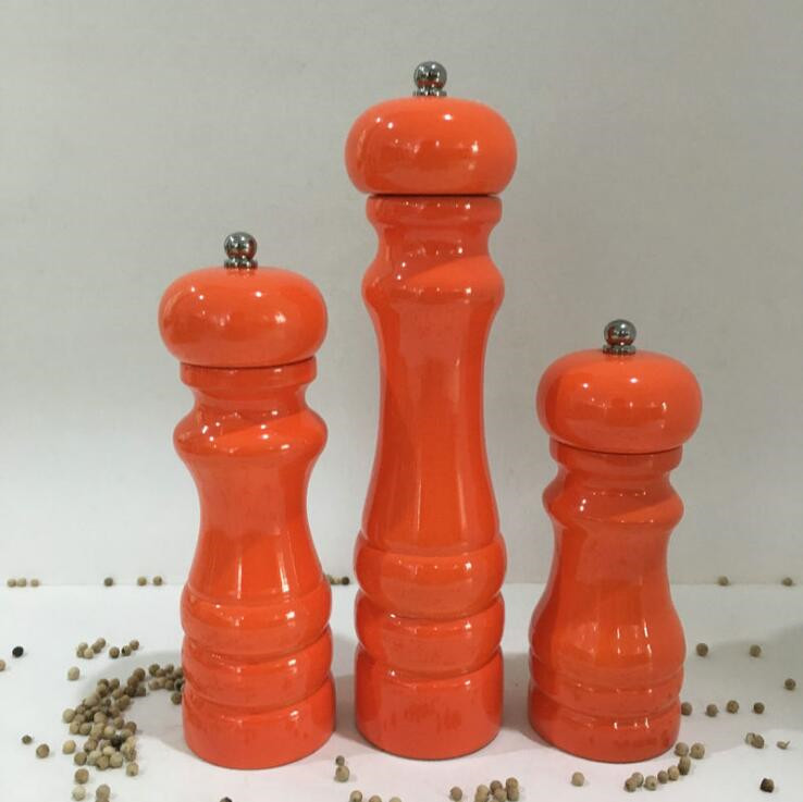 Salt and pepper mills 3