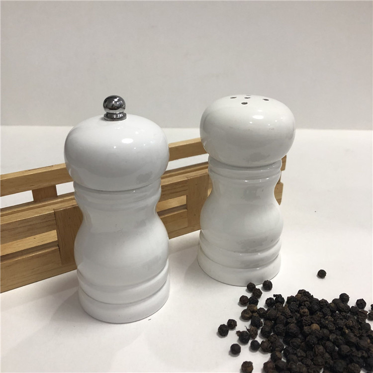 Salt and pepper sets 6