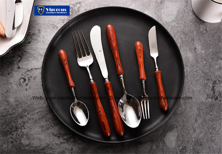 Vigorous Stainless steel spoon fork knife set black handle with gold brush engraved logo22