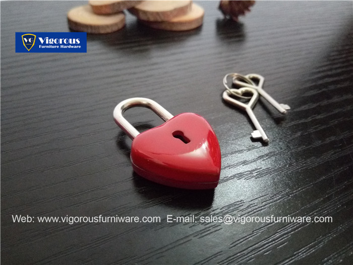 vigorous-manufacture-of-animal-lock-heart-lock114