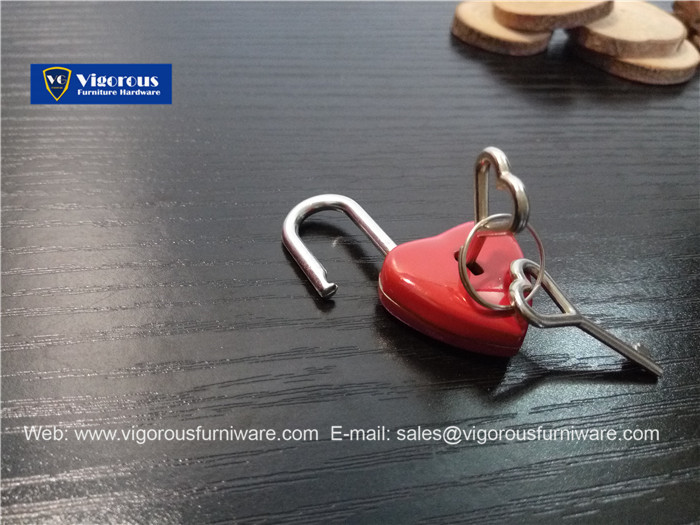 vigorous-manufacture-of-animal-lock-heart-lock128