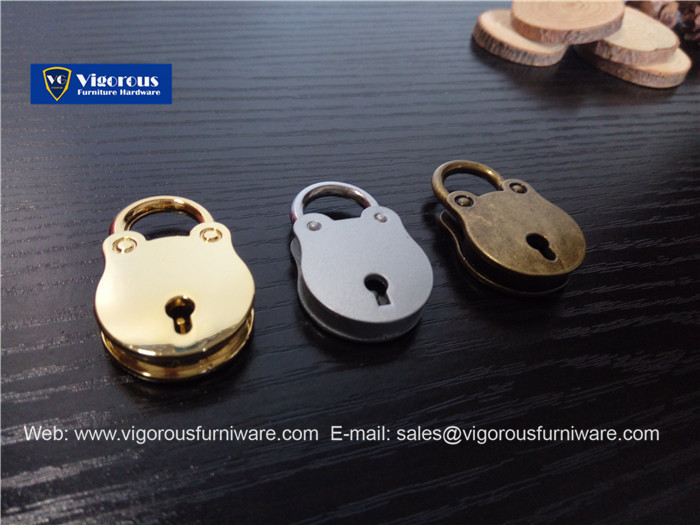 vigorous-manufacture-of-animal-lock-heart-lock143