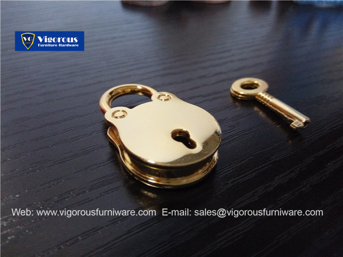 vigorous-manufacture-of-animal-lock-heart-lock152