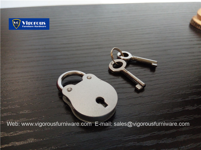 vigorous-manufacture-of-animal-lock-heart-lock80