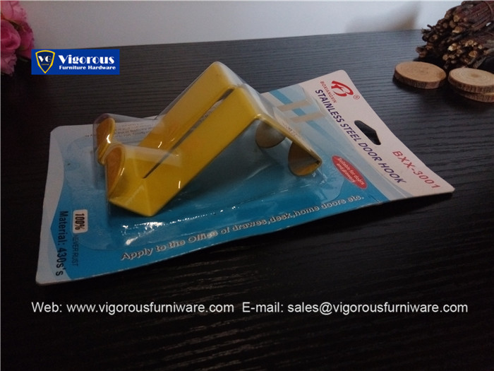 vigorous-manufacture-of-box-corner-hinge-lock-hook-and-handle110