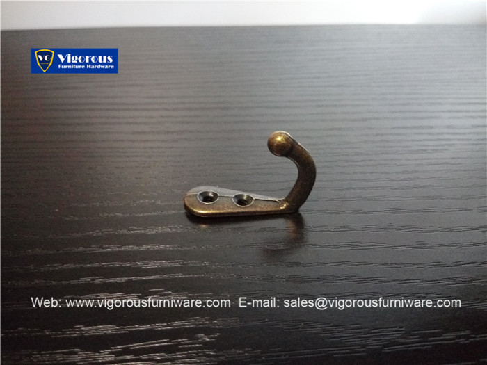 vigorous-manufacture-of-box-corner-hinge-lock-hook-and-handle112