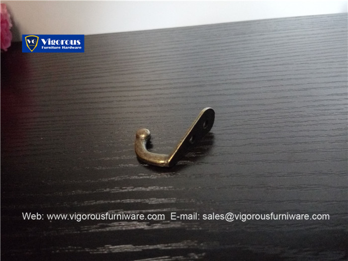 vigorous-manufacture-of-box-corner-hinge-lock-hook-and-handle113