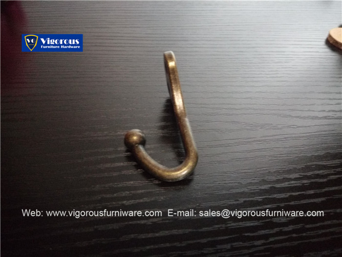 vigorous-manufacture-of-box-corner-hinge-lock-hook-and-handle178