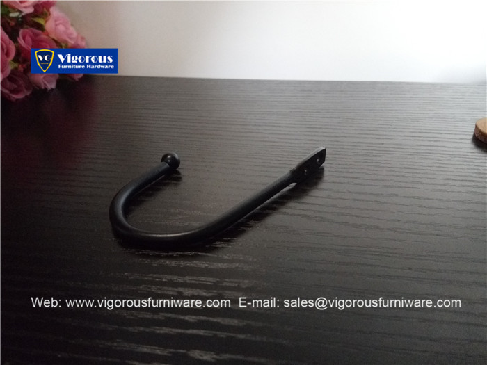 vigorous-manufacture-of-box-corner-hinge-lock-hook-and-handle204