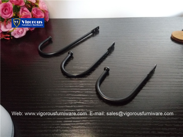 vigorous-manufacture-of-box-corner-hinge-lock-hook-and-handle207