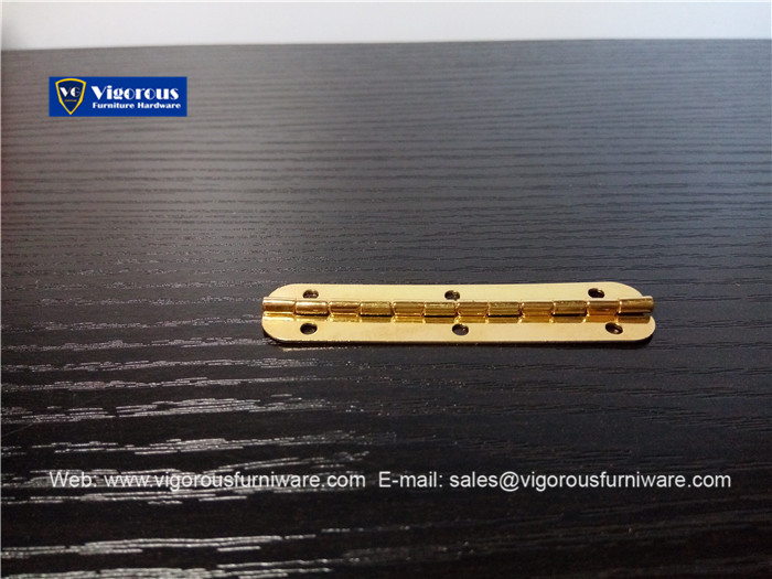 vigorous-manufacture-of-box-corner-hinge-lock-hook-and-handle223