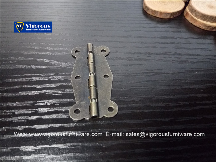 vigorous-manufacture-of-box-corner-hinge-lock-hook-and-handle281