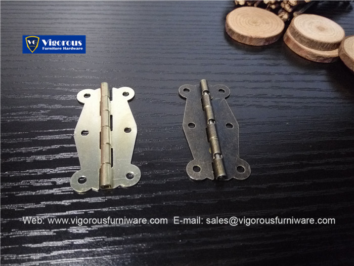 vigorous-manufacture-of-box-corner-hinge-lock-hook-and-handle289