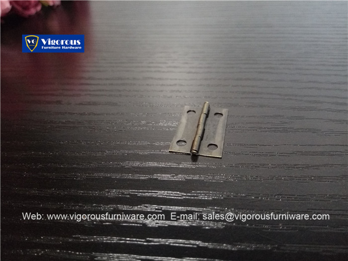 vigorous-manufacture-of-box-corner-hinge-lock-hook-and-handle301