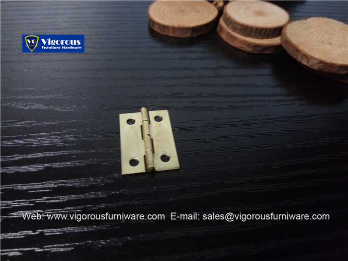 vigorous-manufacture-of-box-corner-hinge-lock-hook-and-handle307