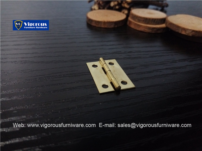 vigorous-manufacture-of-box-corner-hinge-lock-hook-and-handle308