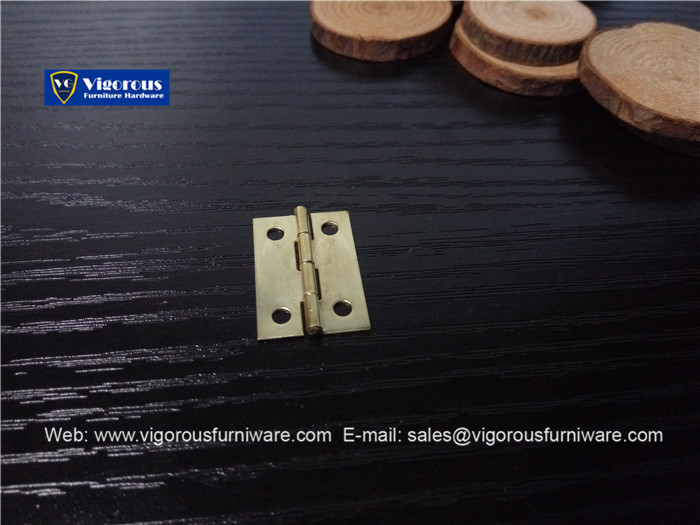 vigorous-manufacture-of-box-corner-hinge-lock-hook-and-handle310