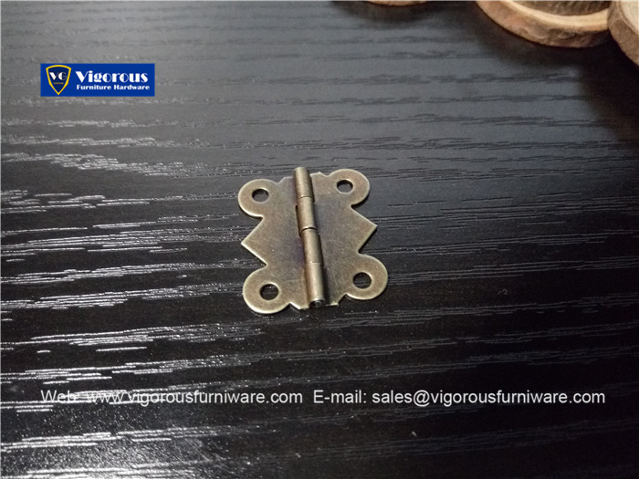 vigorous-manufacture-of-box-corner-hinge-lock-hook-and-handle321