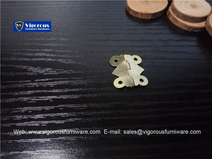 vigorous-manufacture-of-box-corner-hinge-lock-hook-and-handle330