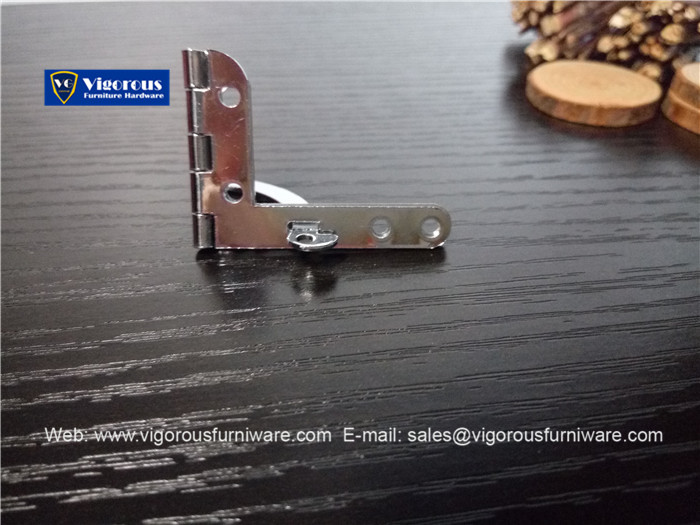 vigorous-manufacture-of-box-corner-hinge-lock-hook-and-handle356