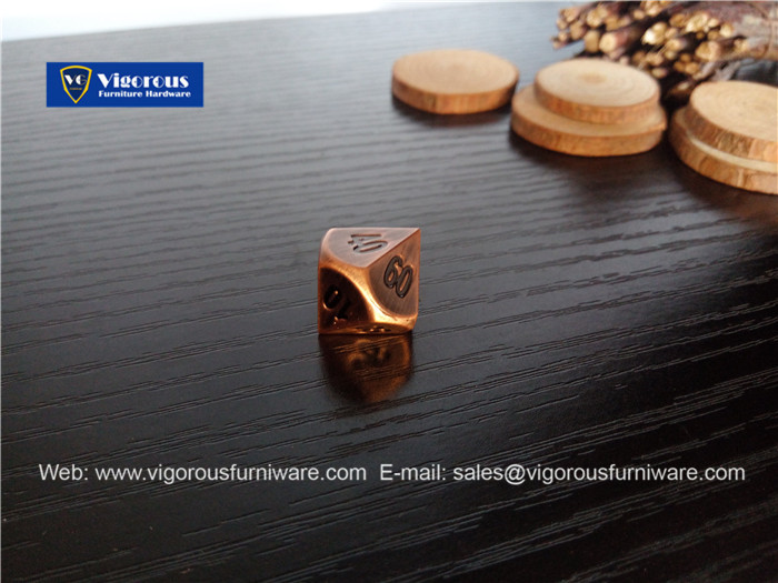 vigorous-manufacture-of-wooden-or-metal-or-plastic-dice-customize-design04