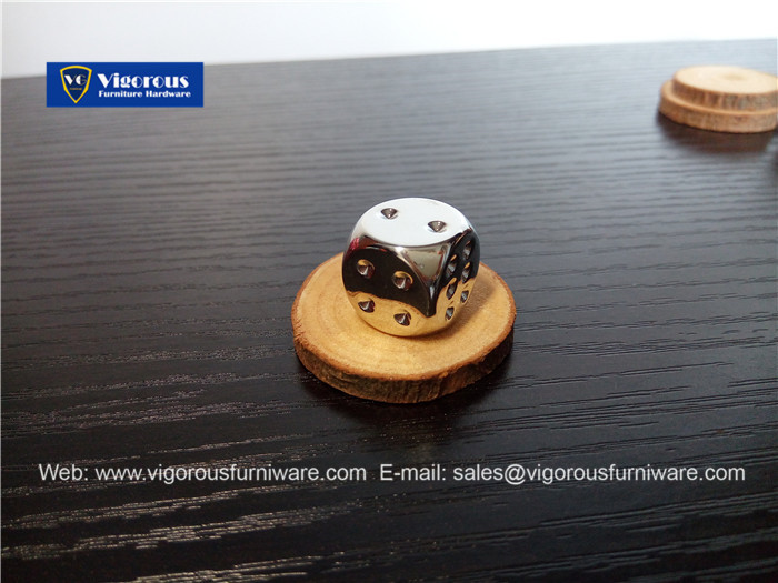vigorous-manufacture-of-wooden-or-metal-or-plastic-dice-customize-design10
