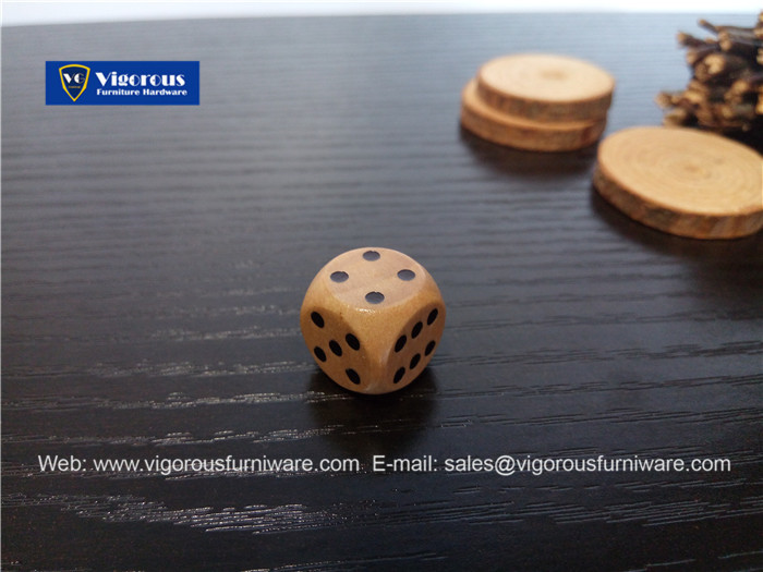 vigorous-manufacture-of-wooden-or-metal-or-plastic-dice-customize-design104