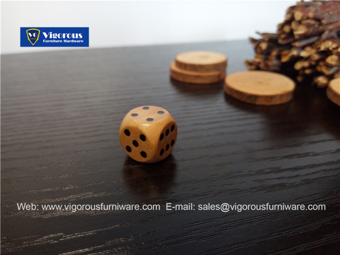 vigorous-manufacture-of-wooden-or-metal-or-plastic-dice-customize-design105