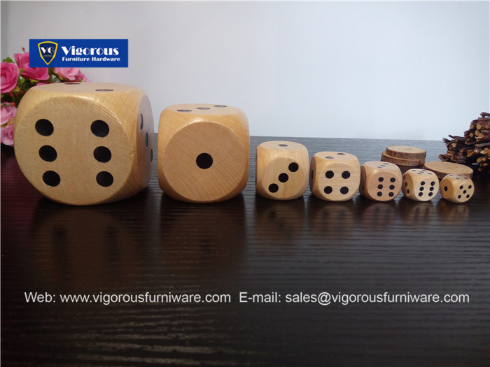 vigorous-manufacture-of-wooden-or-metal-or-plastic-dice-customize-design107