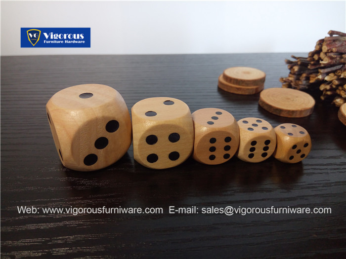 vigorous-manufacture-of-wooden-or-metal-or-plastic-dice-customize-design108