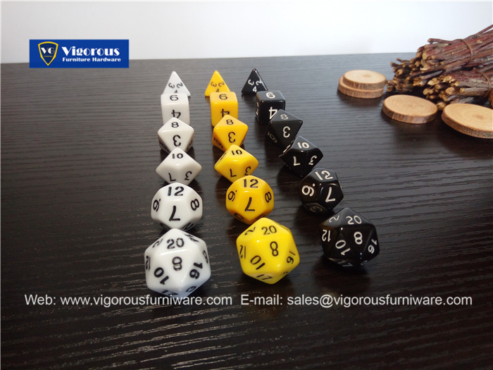 vigorous-manufacture-of-wooden-or-metal-or-plastic-dice-customize-design137