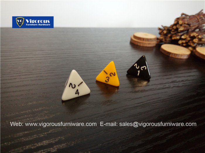vigorous-manufacture-of-wooden-or-metal-or-plastic-dice-customize-design143