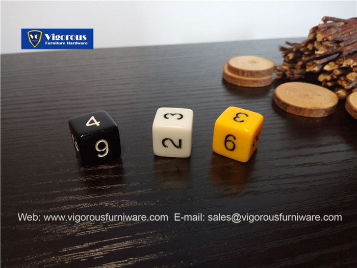 vigorous-manufacture-of-wooden-or-metal-or-plastic-dice-customize-design149