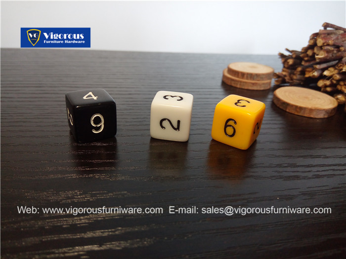vigorous-manufacture-of-wooden-or-metal-or-plastic-dice-customize-design150