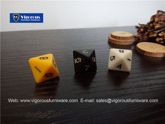 vigorous-manufacture-of-wooden-or-metal-or-plastic-dice-customize-design153