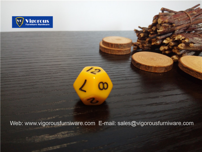 vigorous-manufacture-of-wooden-or-metal-or-plastic-dice-customize-design159