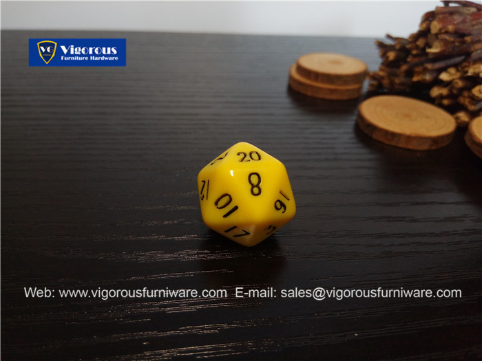 vigorous-manufacture-of-wooden-or-metal-or-plastic-dice-customize-design163