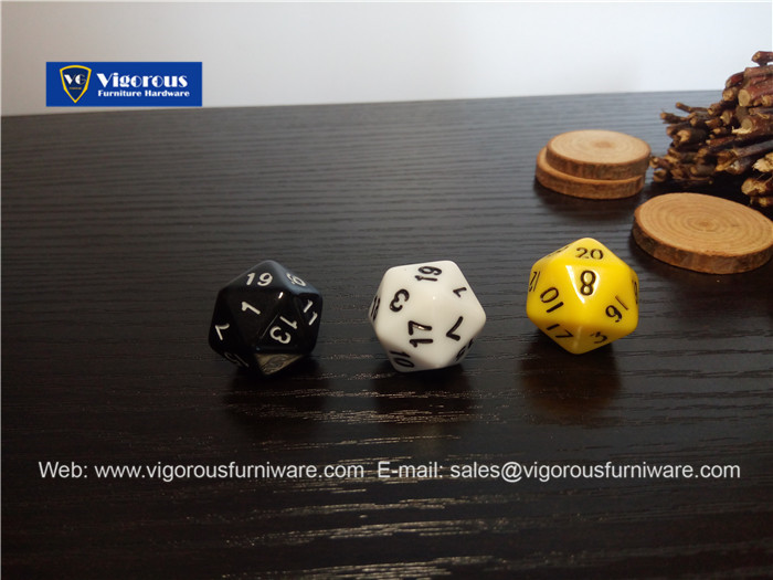 vigorous-manufacture-of-wooden-or-metal-or-plastic-dice-customize-design165