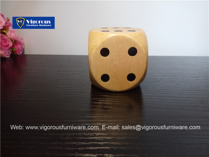 vigorous-manufacture-of-wooden-or-metal-or-plastic-dice-customize-design32