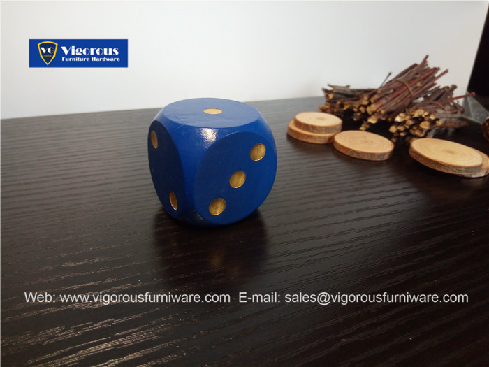 vigorous-manufacture-of-wooden-or-metal-or-plastic-dice-customize-design51