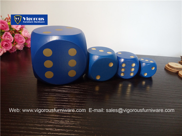 vigorous-manufacture-of-wooden-or-metal-or-plastic-dice-customize-design54