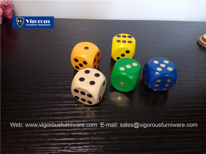 vigorous-manufacture-of-wooden-or-metal-or-plastic-dice-customize-design59