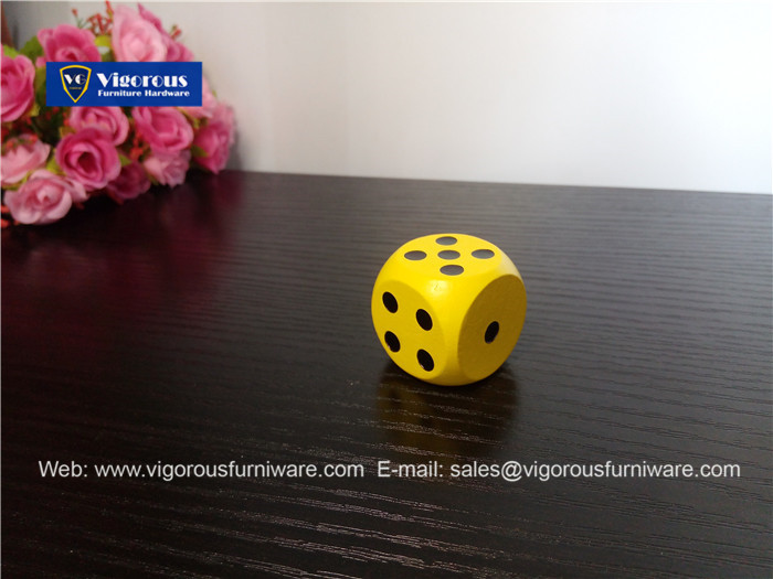 vigorous-manufacture-of-wooden-or-metal-or-plastic-dice-customize-design66