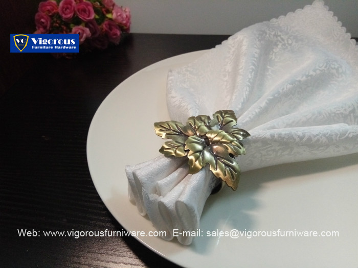 vigorous-tableware-leaves-antique-brass-plating-napkin-ring-napkin-holder-2