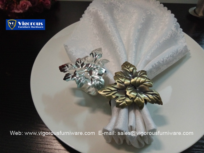vigorous-tableware-leaves-antique-brass-plating-napkin-ring-napkin-holder-4